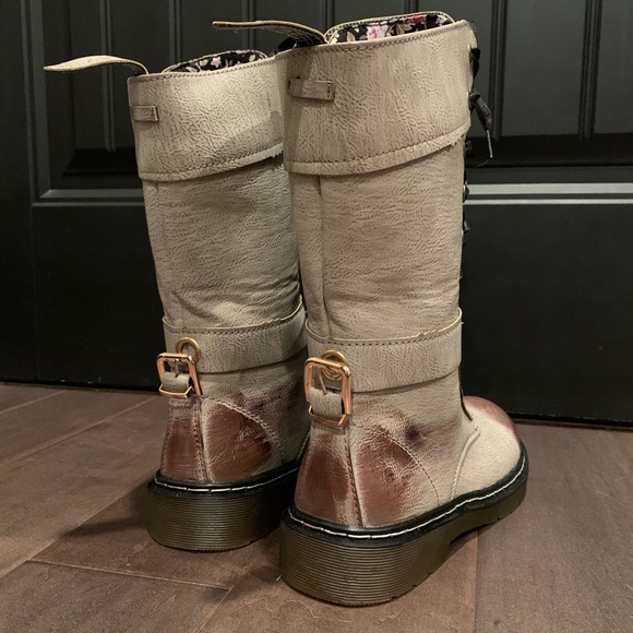 Women’s Lace-up Combat Boots - Picture 3 of 12